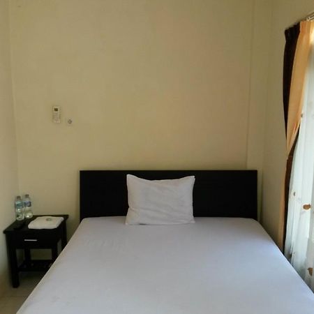 Hotel Dubai Sumenep Exterior photo
